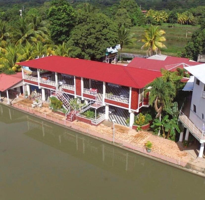 Hotel Y Balneario Villa Paraiso カタカマス エクステリア 写真